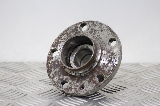 Volkswagen Polo Hub with Bearing Front Drivers Side 