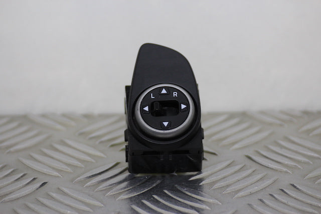 Hyundai i20 Door Mirror Control Switch 
