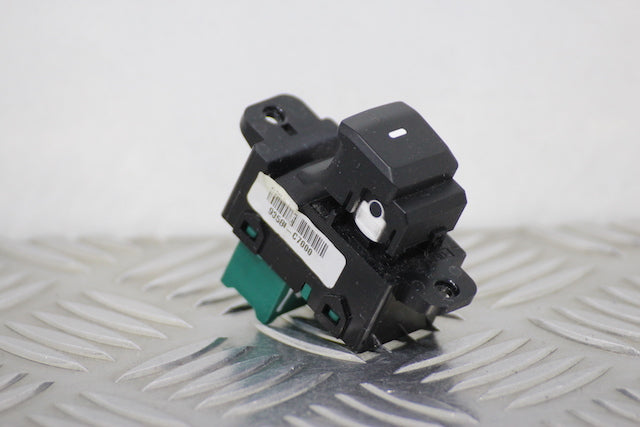 Hyundai i20 Window Switch Rear Drivers Side 