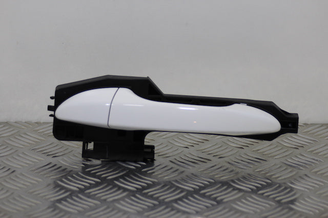 Hyundai i20 Door Handle Outer Front Passengers Side (2021) - Part photo