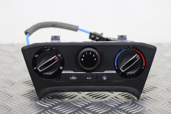 Hyundai i20 Heater Control Switch (2021) - 1