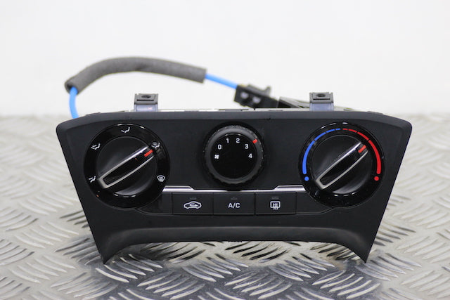 Hyundai i20 Heater Control Switch 