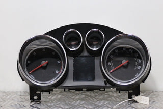 Opel Astra Speedometer 2010