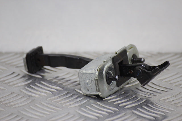 Hyundai i20 Door Check Strap Front Drivers Side (2021) - Part photo