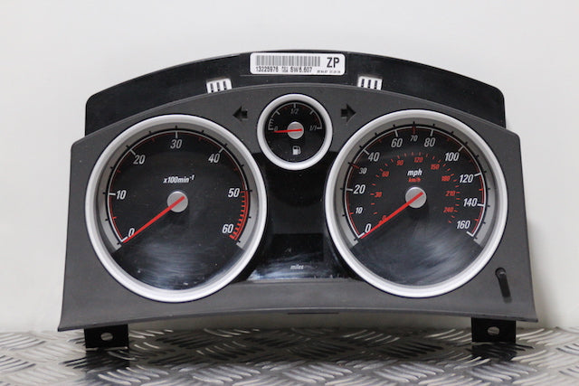 Opel Astra Speedometer 