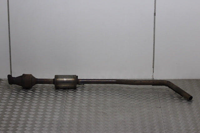 Hyundai i20 Exhaust Centre Pipe with Box and Catalyst (2021) - Part photo