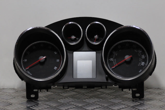 Opel Astra Speedometer 