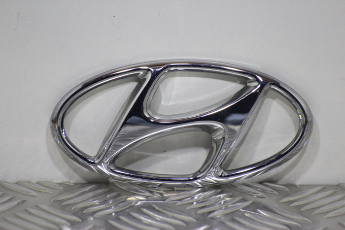 Hyundai i20 Tailgate Badge (2021) - Part photo