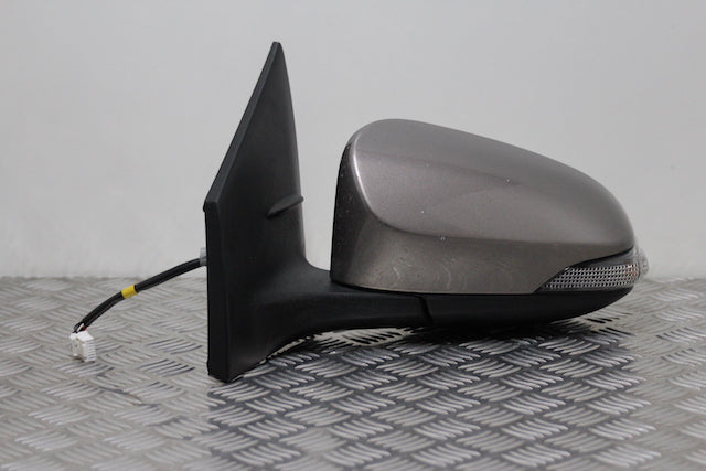 Toyota Auris Door Mirror Passengers Side (2015)