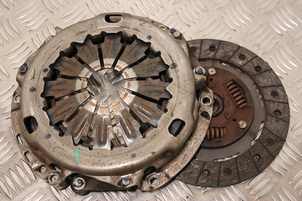 Toyota Aygo Clutch Pressure Plate and Disc (2007) - 1