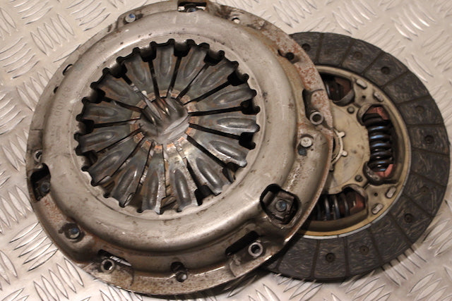 Suzuki Grand Vitara Clutch Pressure Plate and Disc 
