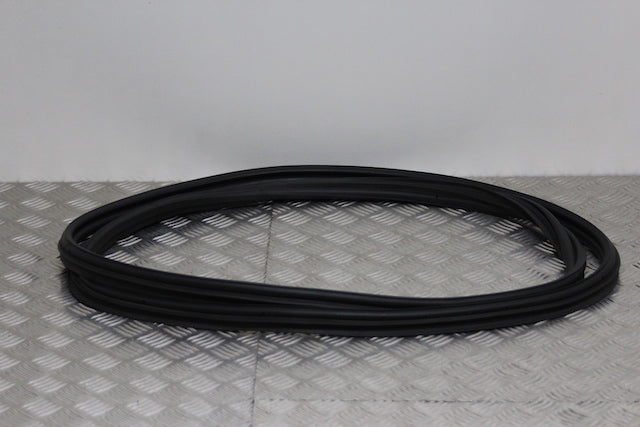 Opel Astra Tailgate Seal 