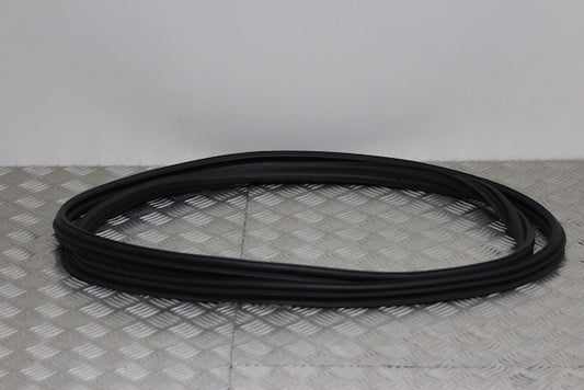 Opel Astra Tailgate Seal 