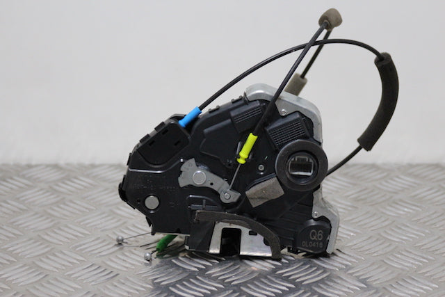 Toyota Avensis Door Lock Assembly Front Drivers Side 
