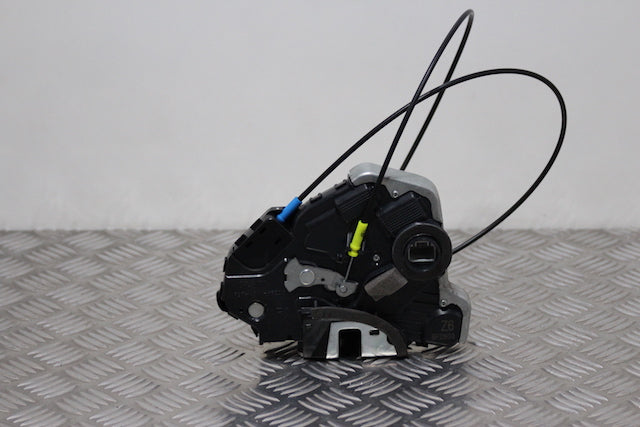 Toyota Avensis Door Lock Assembly Front Drivers Side 
