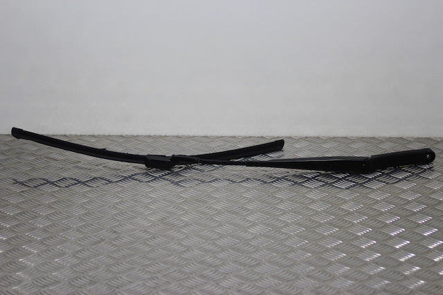 Volkswagen Golf Wiper Front Drivers Side 