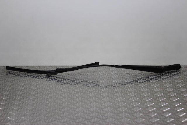 Volkswagen Golf Wiper Front Passengers Side 