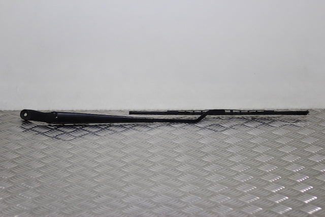 Toyota Corolla Wiper Front Passengers Side 