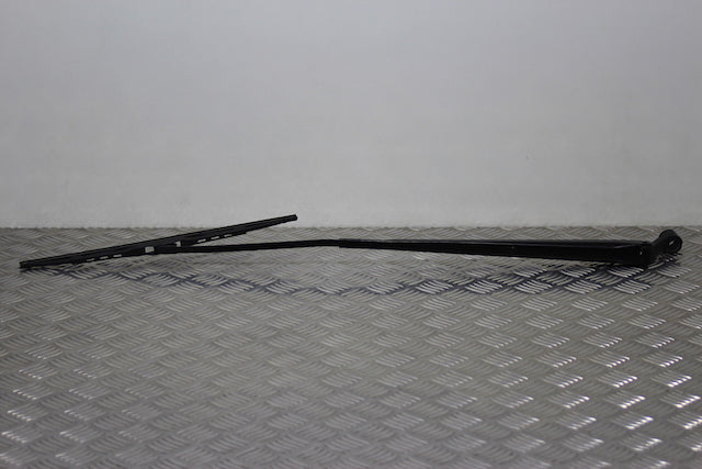 Toyota Yaris Wiper Front Passengers Side 
