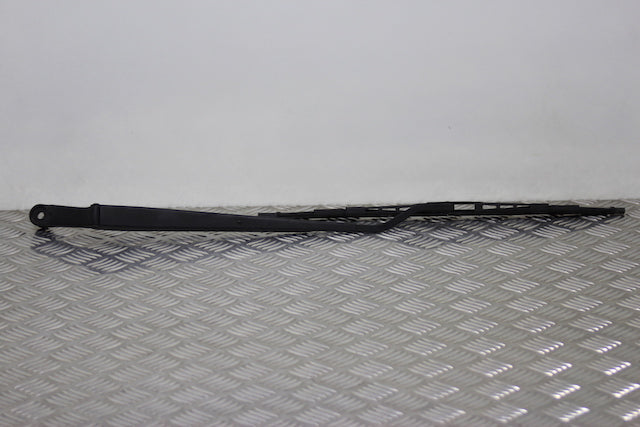 Toyota Starlet Wiper Front Passengers Side (1999)