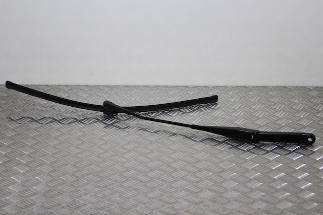 Ford Focus Wiper Front Passengers Side 