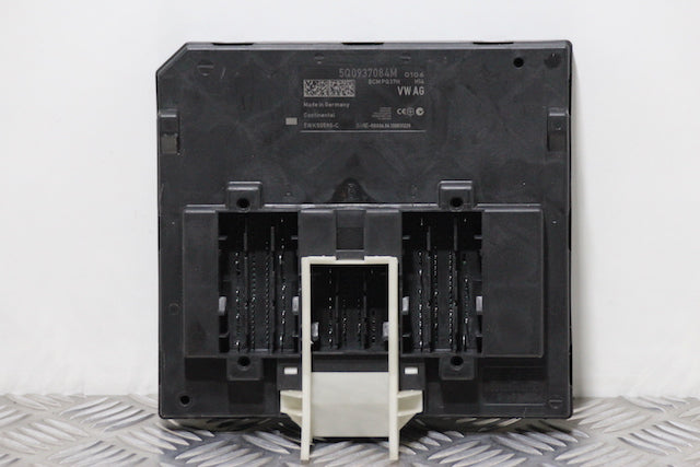Volkswagen Golf Body Control Module BCM (2013)
