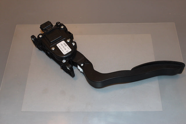 Dacia Sandero Accelerator Throttle Pedal 