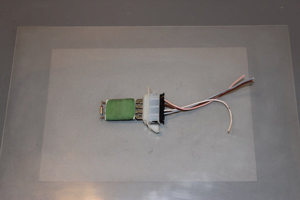 Dacia Sandero Heater Blower Resistor (2015) - 1
