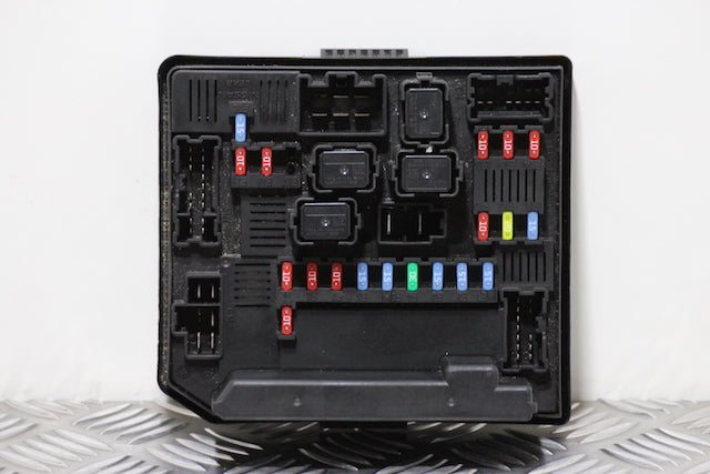 Nissan Qashqai Fuse Box (2011)
