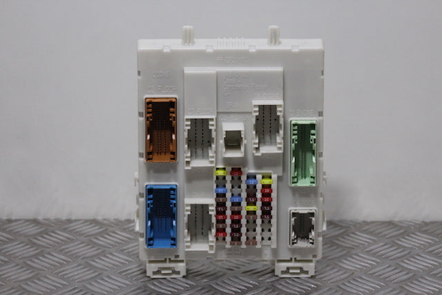 Volvo V40 Fuse Box 