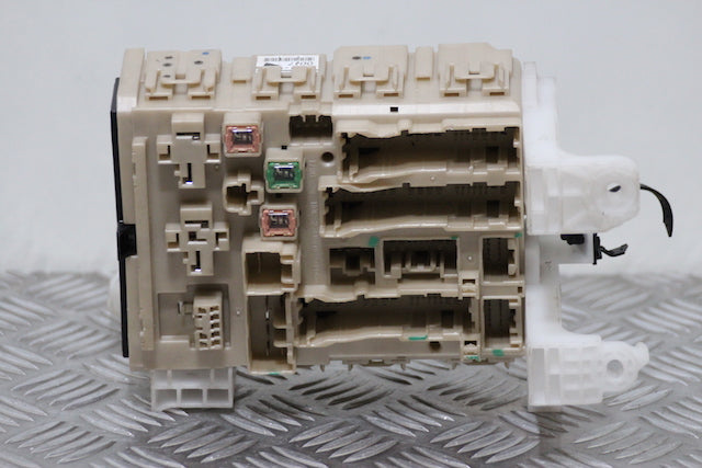 Toyota Avensis Fuse Box 
