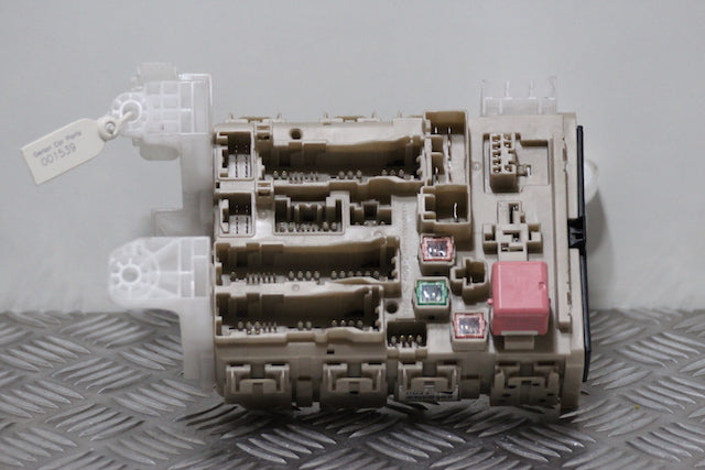 Toyota Avensis Fuse Box 