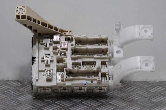 Toyota Yaris Fuse Box 