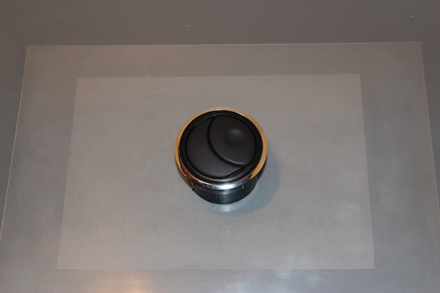 Dacia Sandero Dashboard Airvent Passengers Side 