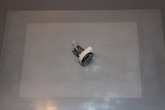 Dacia Sandero Door Lock Barrel with Key Front Passengers Side (2015)