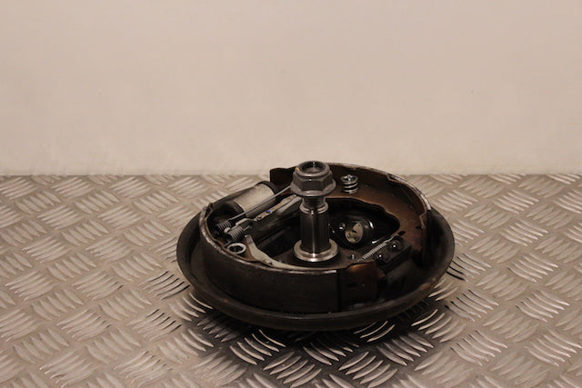 Dacia Sandero Brake Plate with Shoes and Cylinder Rear Right 