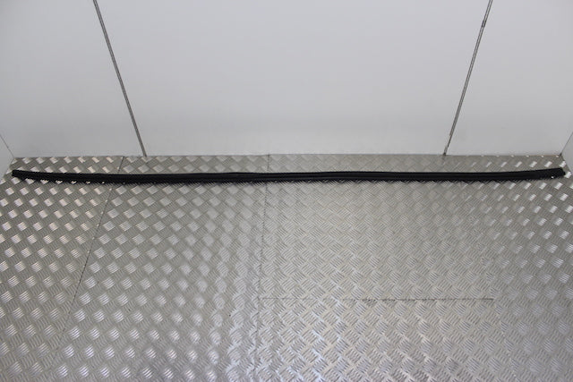 Dacia Sandero Windscreen Moulding R 