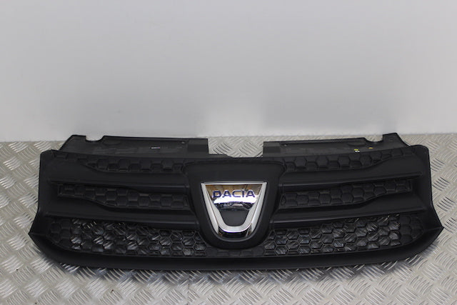 Dacia Sandero Bumper Grill 