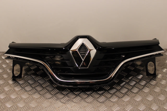 Renault Captur Bumper Grill (2014)
