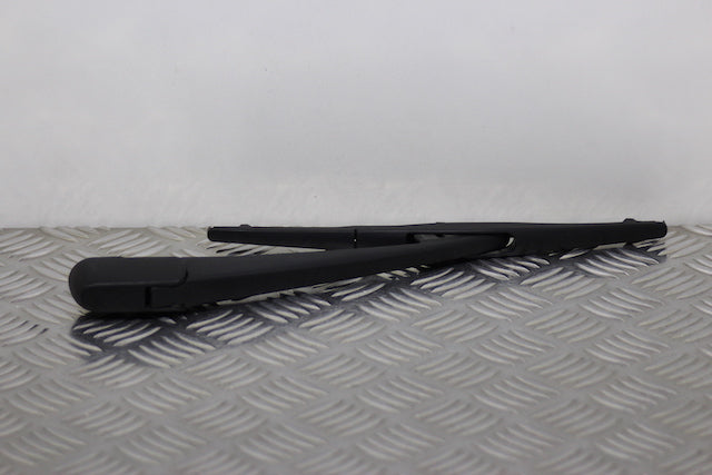 Suzuki Swift Wiper Arm Rear 
