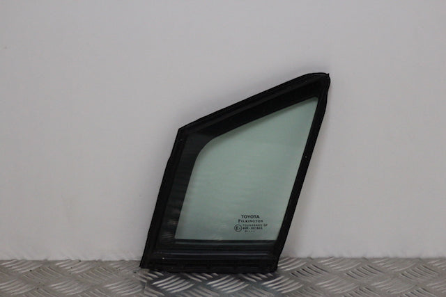 Toyota Avensis Door Quarter Window Glass Front Passengers Side 