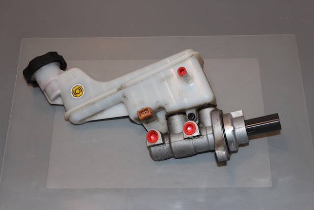 Kia Ceed Brake Master Cylinder 