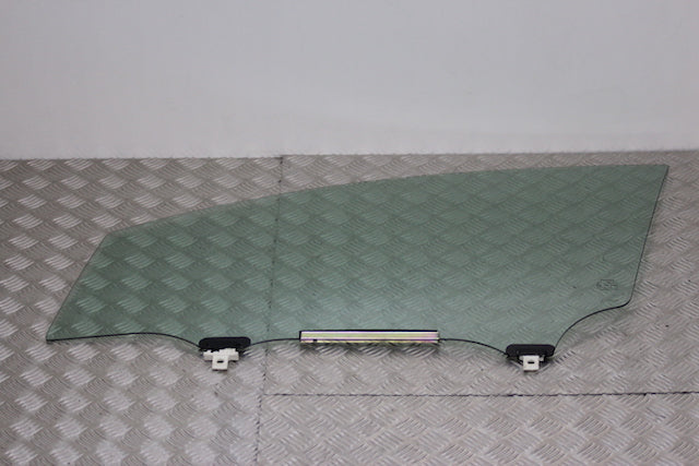 Toyota Auris Door Window Glass Front Passengers Side (2011)