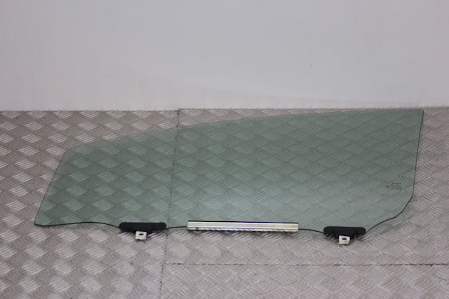 Toyota Yaris Door Window Glass Front Passengers Side 