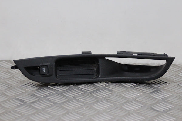 Ford Focus Window Switch Front Passengers Side (2015) - 1