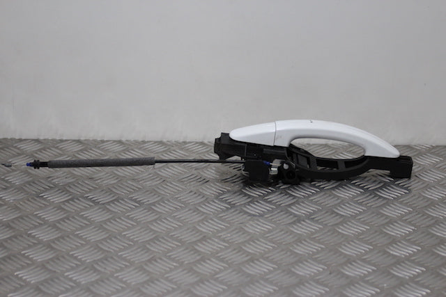 Ford Focus Door Handle Outer Front Passengers Side 