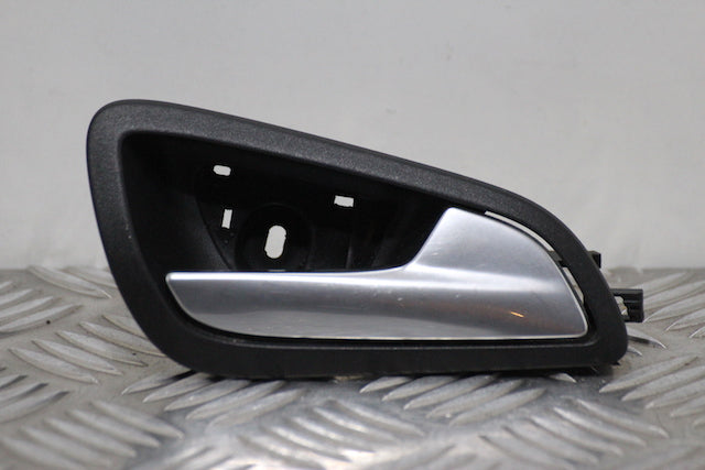 Ford Focus Door Handle Inner Front Drivers (2015)