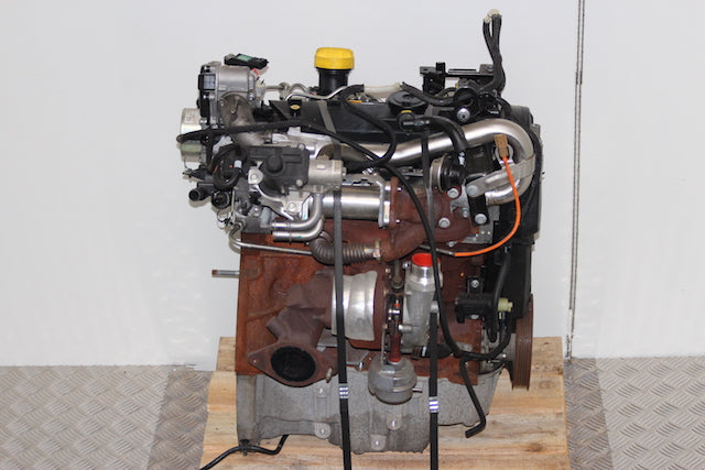 Dacia Duster Engine (2015)