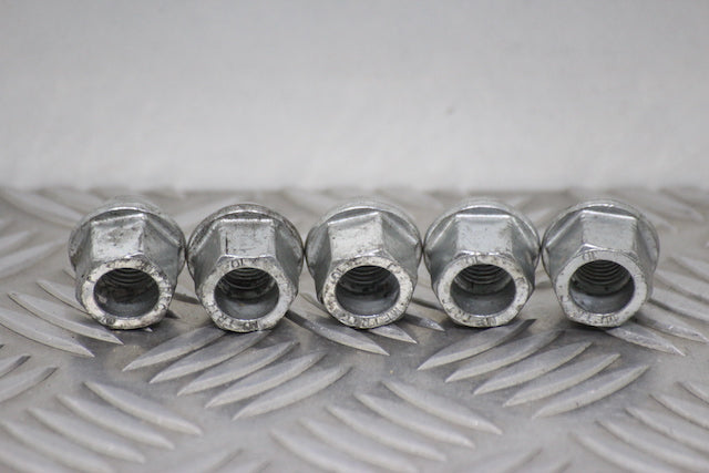 Opel Astra Wheel Nuts (2013)