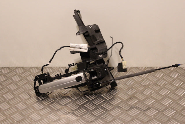 Ford Focus Door Handle Outer Front Drivers Side (2014)